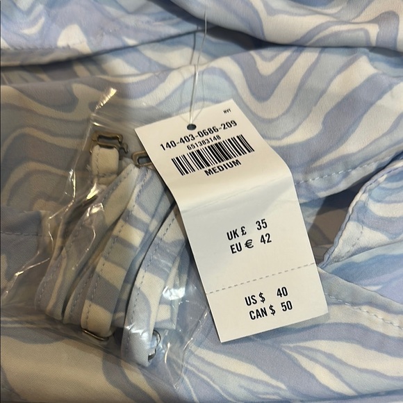 NWT Abercrombie size M - Blue and White Swirl Bandana top - Picture 2 of 3
